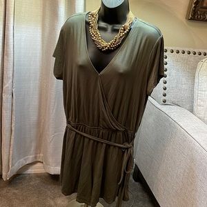 NWT Gap V-neck short sleeve romper